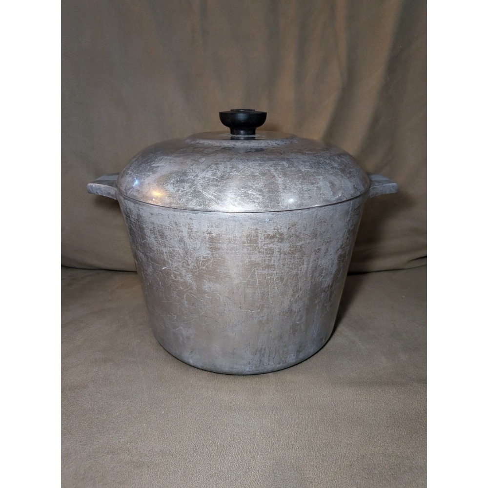 Vintage Wagner Ware Sidney-0 Magnalite 8 Qt. Dutch Oven Pot #4738-P W/ Lid